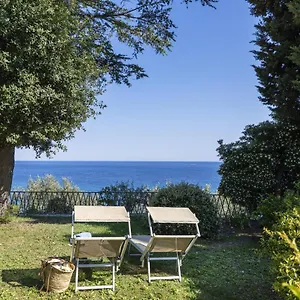 casa-araucaria.hotelitalianriviera.com/